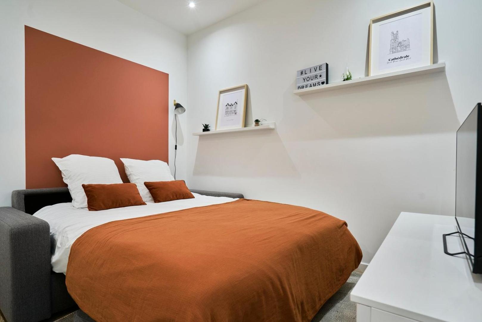 Et Equipe - 2 - Mon Groom Apartment *