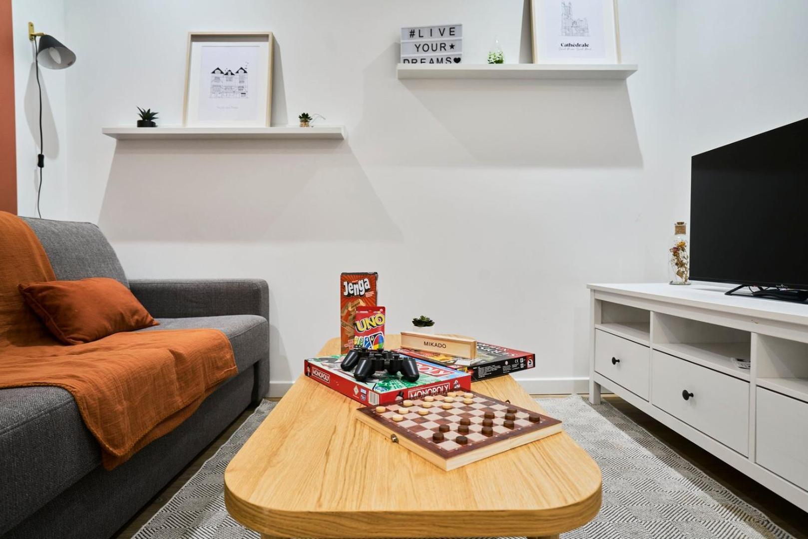 Et Equipe - 2 - Mon Groom Apartment *
